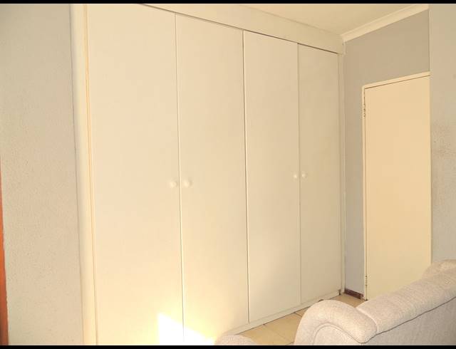 2 BEDROOM APARTMENT FOR SALE IN WILLOWBROOK